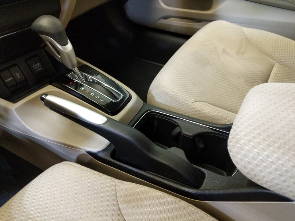 2015 Honda Civic - Center Console/Cup Holders