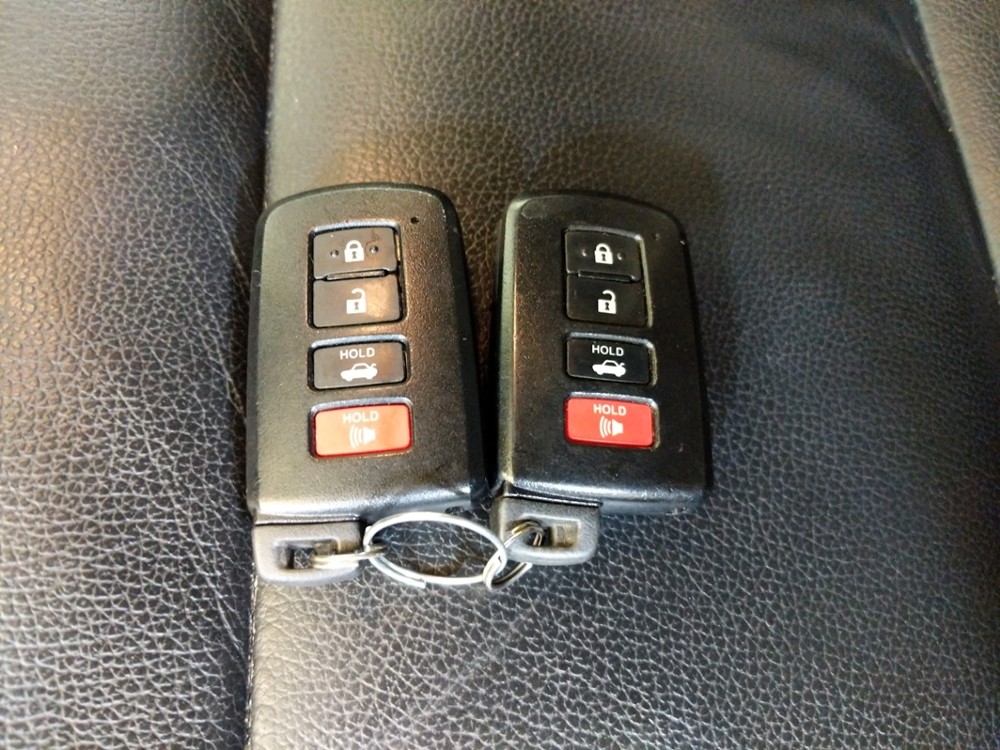 2015 Toyota Avalon - Keys