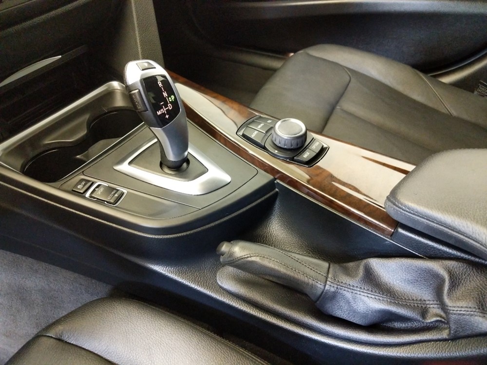 2015 BMW 328i - Center Console/Cup Holders