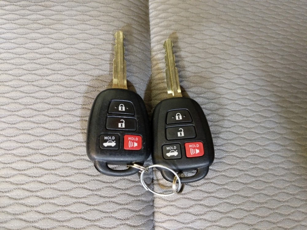 2016 Toyota Corolla - Keys