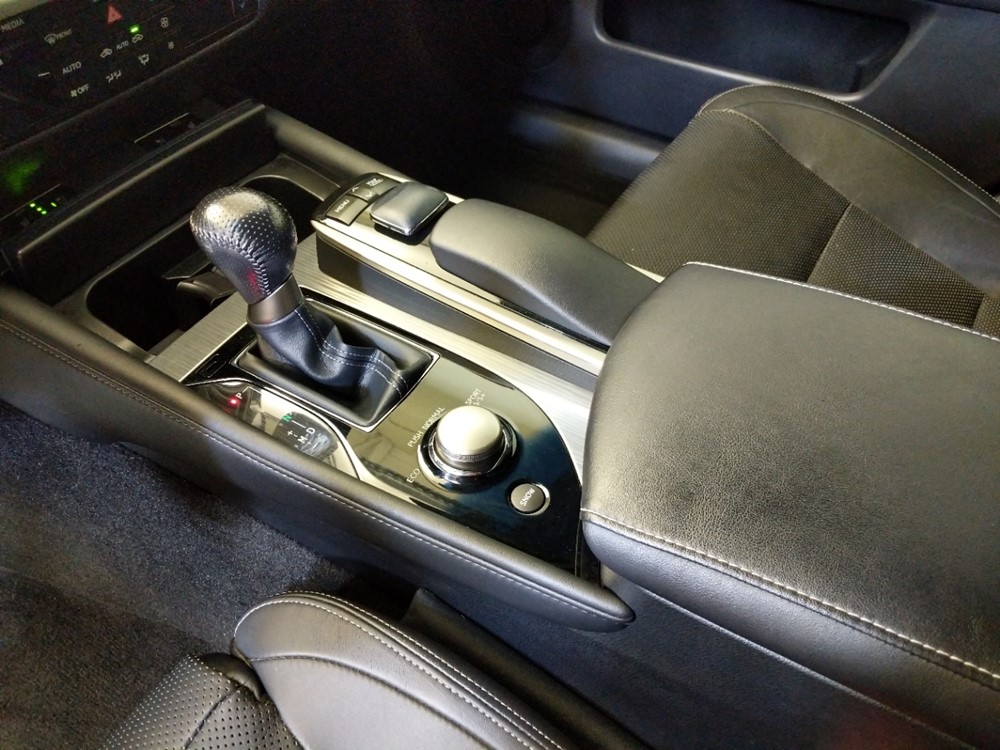 2014 Lexus GS 350 - Center Console/Cup Holders