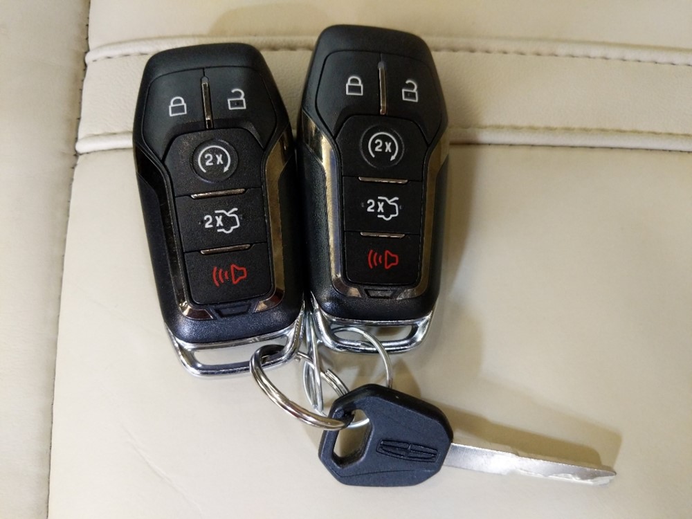 2015 Lincoln MKZ - Keys