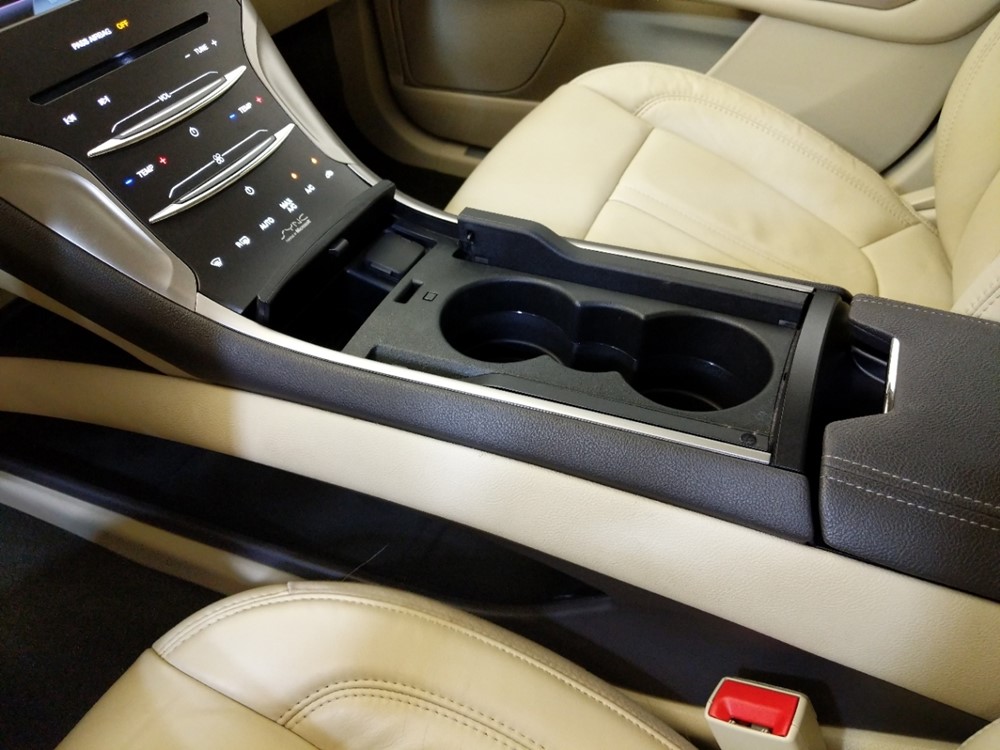 2015 Lincoln MKZ - Center Console/Cup Holders