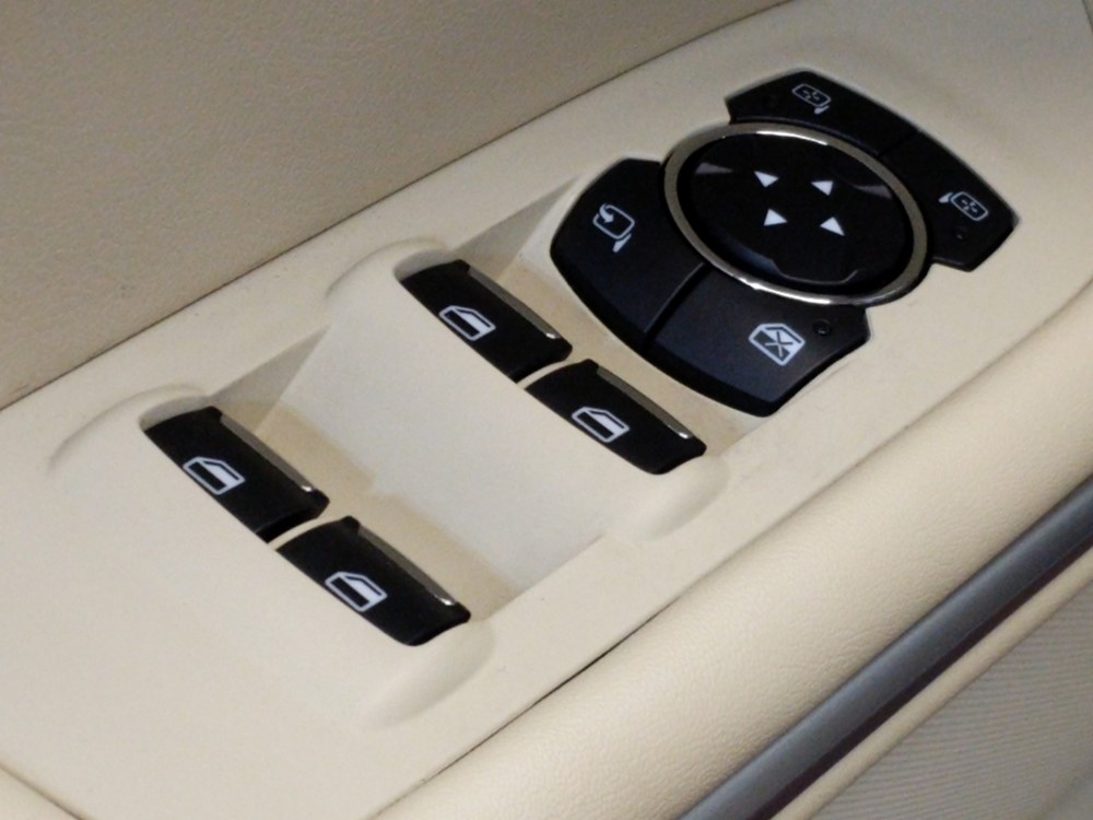 2015 Lincoln MKZ - Driver Power Windows/Lock Control