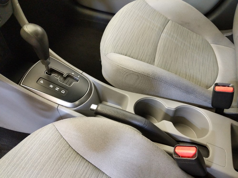 2017 Hyundai Accent - Center Console/Cup Holders