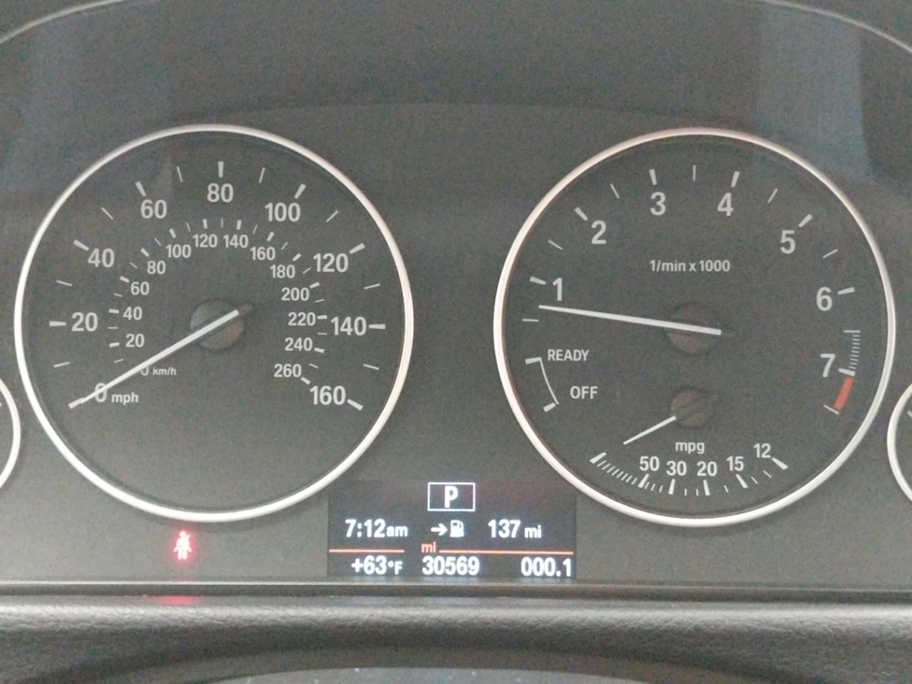 2016 BMW 320i - Odometer Close Up