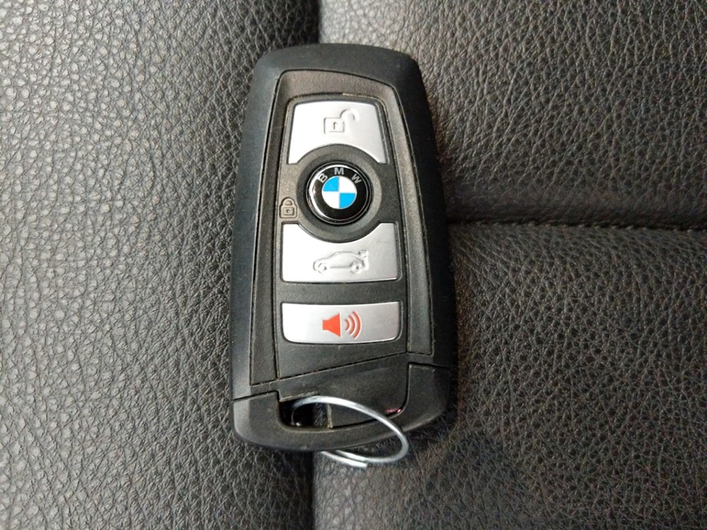 2016 BMW 320i - Keys