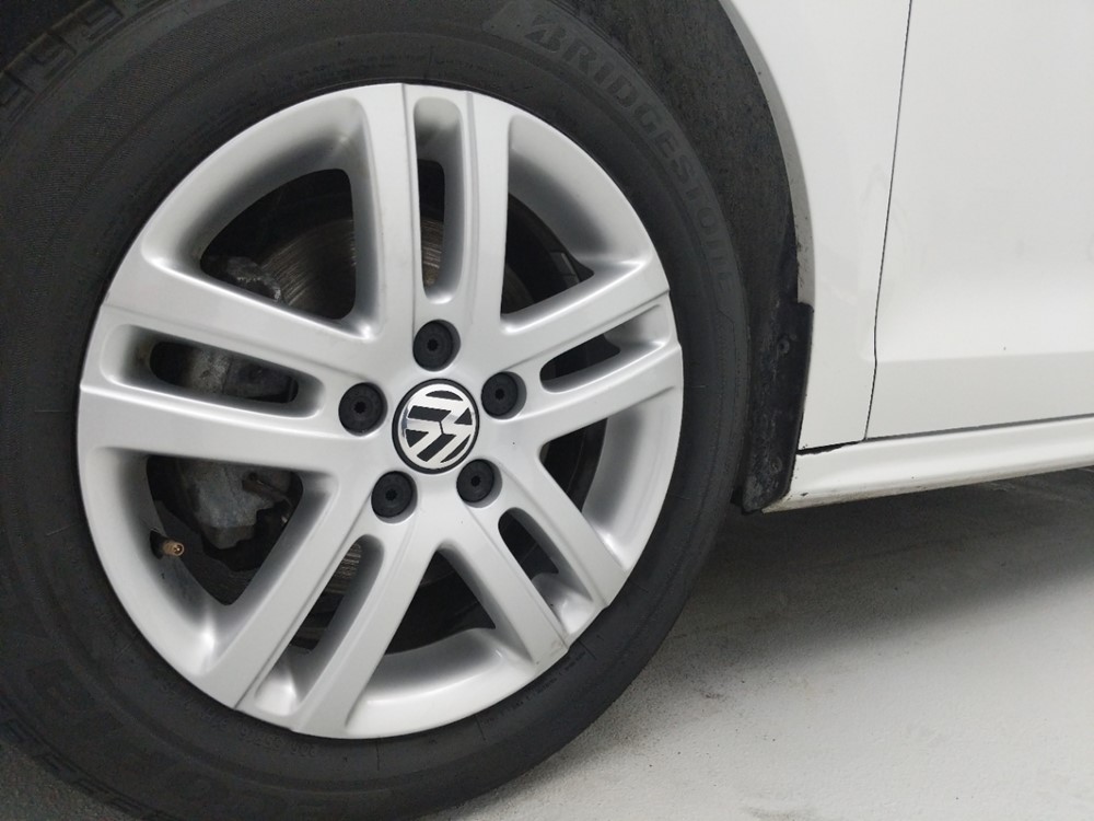2017 Volkswagen Jetta - Wheel