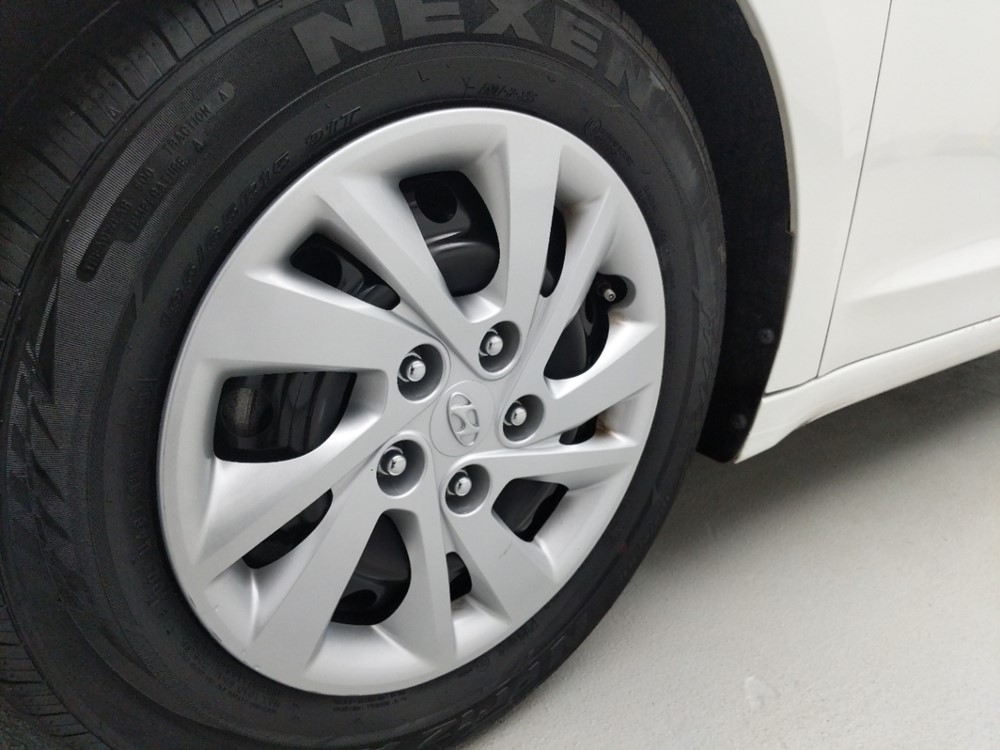 2017 Hyundai Elantra - Wheel