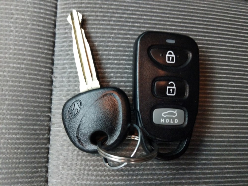 2017 Hyundai Elantra - Keys