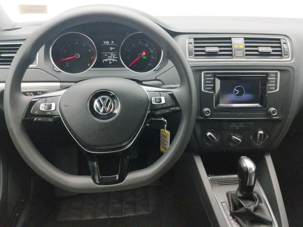 2017 Volkswagen Jetta - Driver Dash