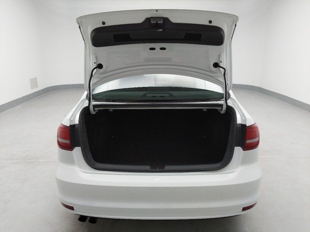 2017 Volkswagen Jetta - Trunk