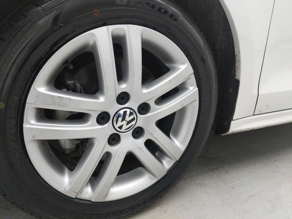 2017 Volkswagen Jetta - Wheel