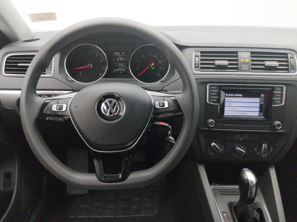 2017 Volkswagen Jetta - Driver Dash