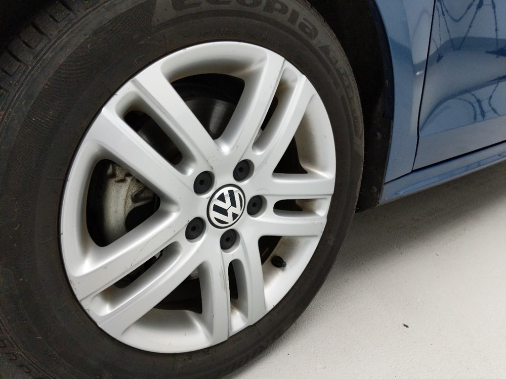2017 Volkswagen Jetta - Wheel