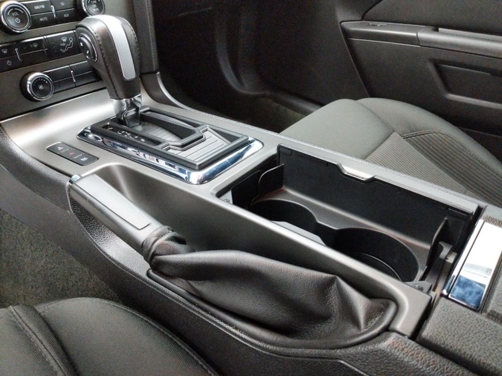 2014 Ford Mustang - Center Console/Cup Holders
