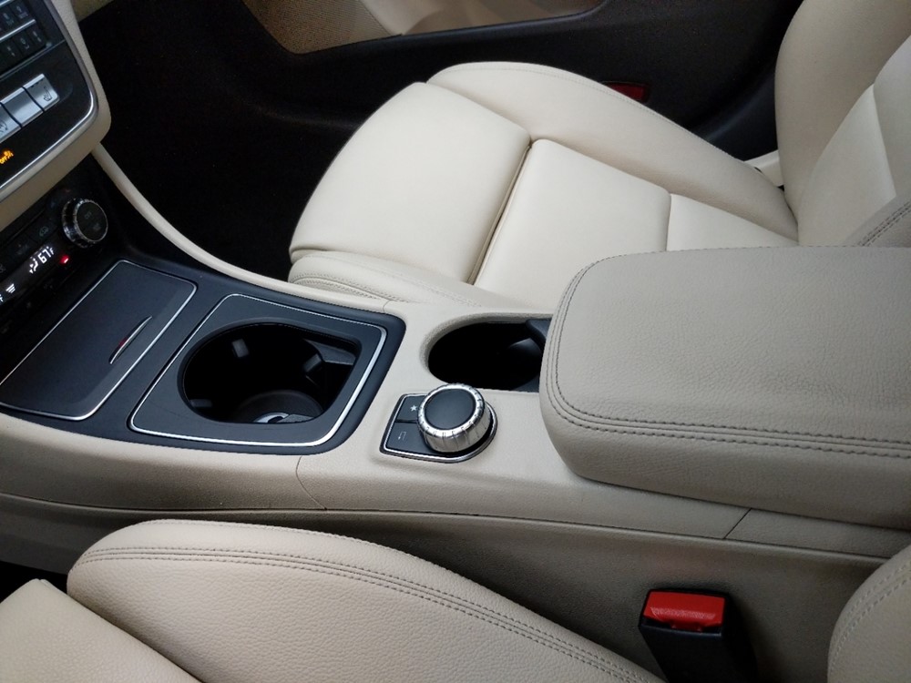 2017 Mercedes-Benz CLA250 - Center Console/Cup Holders