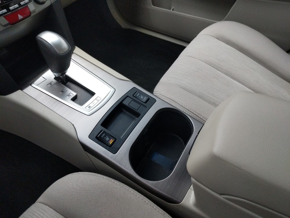 2014 Subaru Legacy - Center Console/Cup Holders