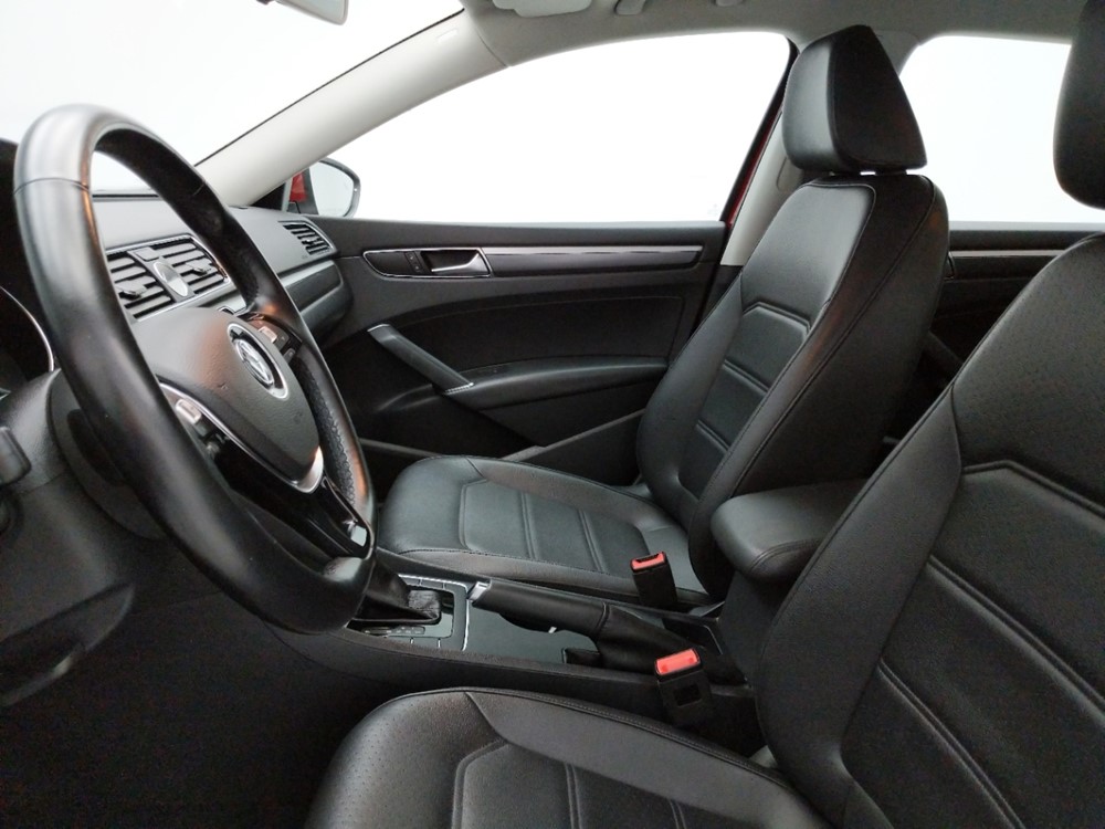 2017 Volkswagen Passat - Driver Front Seat