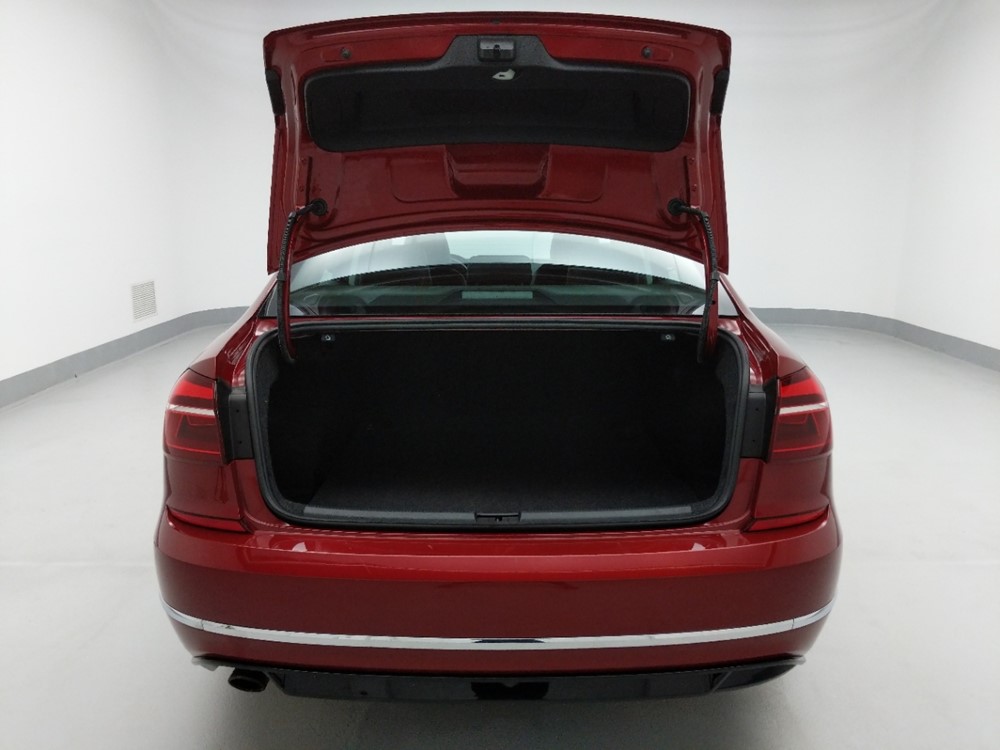 2017 Volkswagen Passat - Trunk