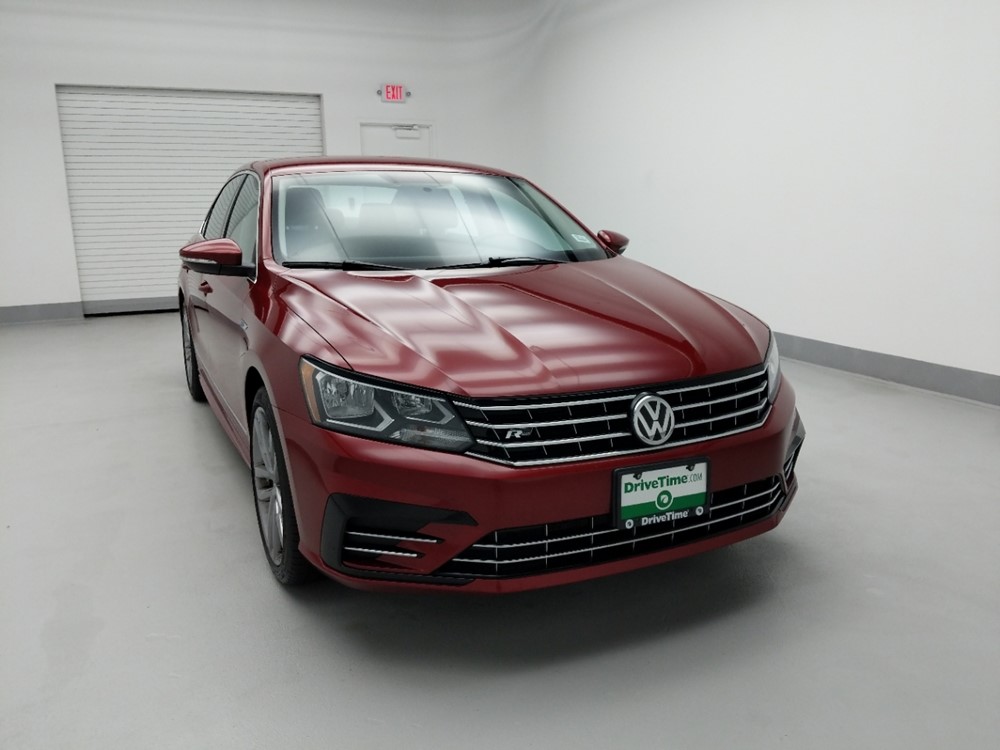 2017 Volkswagen Passat - Passenger Front Hood