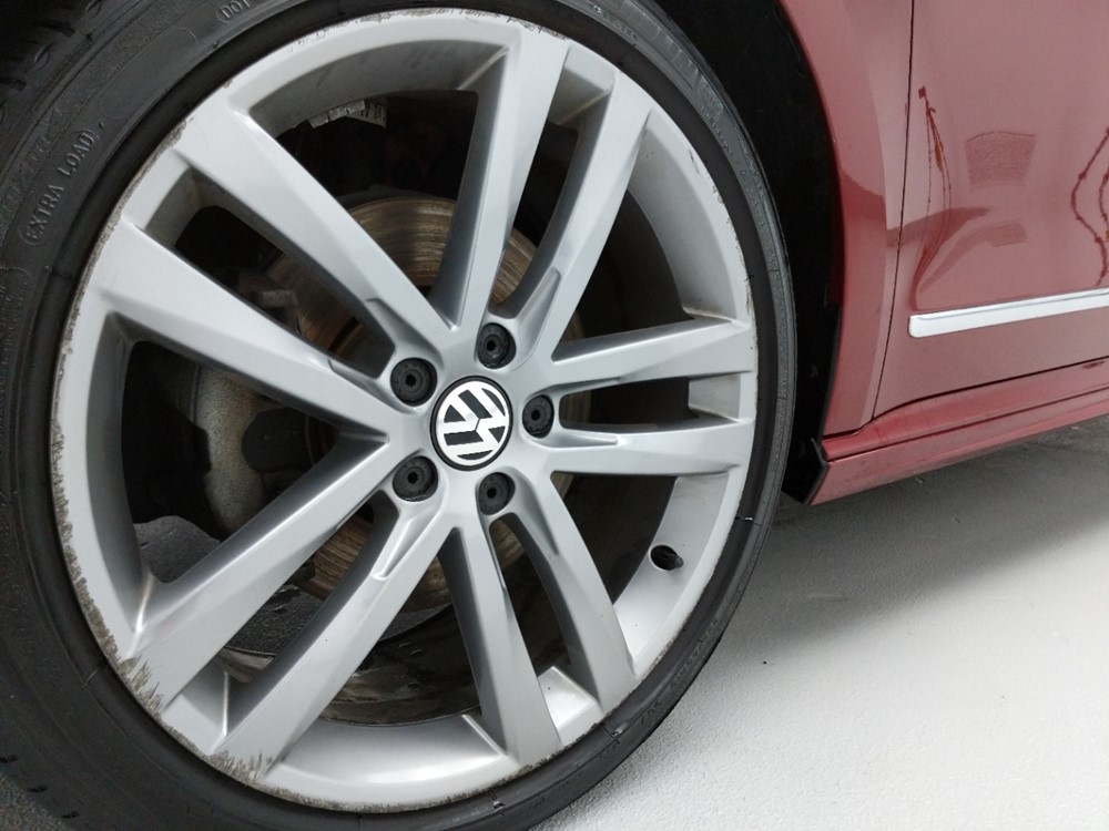 2017 Volkswagen Passat - Wheel