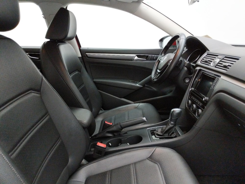 2017 Volkswagen Passat - Passenger Front Seat