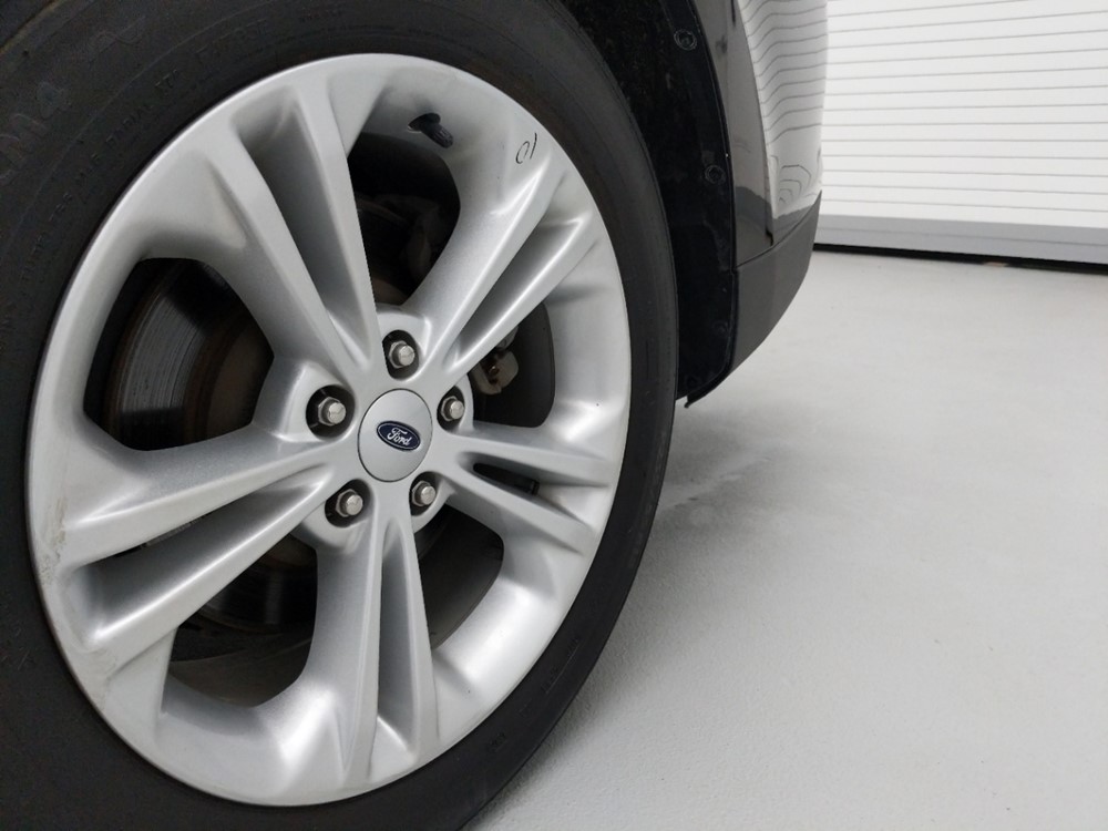 2016 Ford Taurus - Wheel