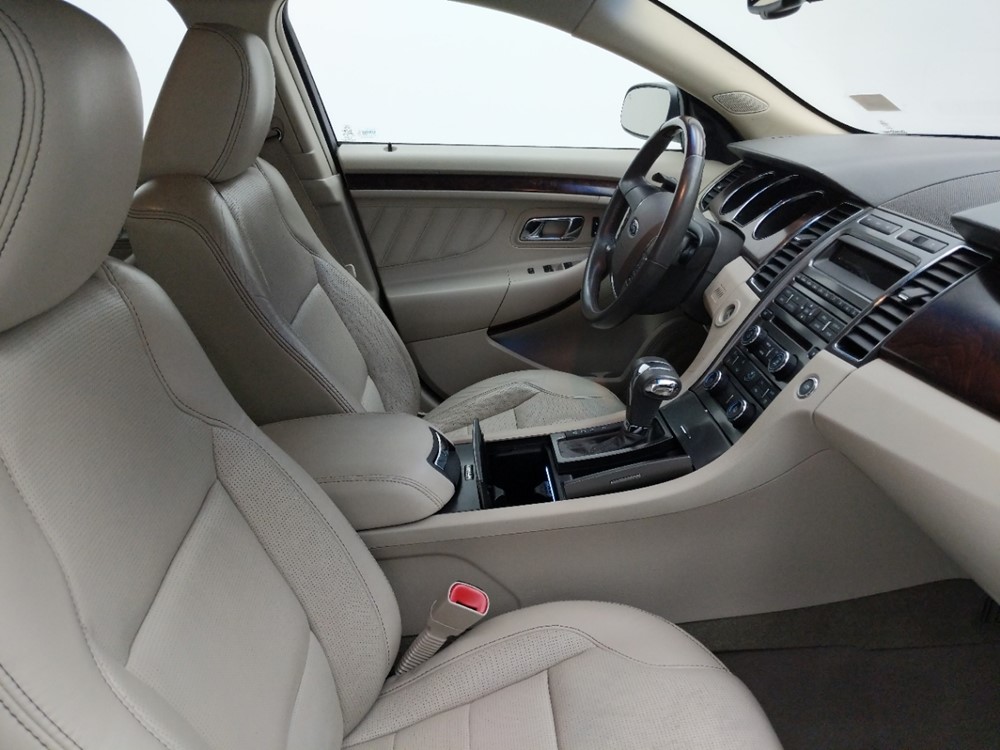 2010 Ford Taurus - Passenger Front Seat