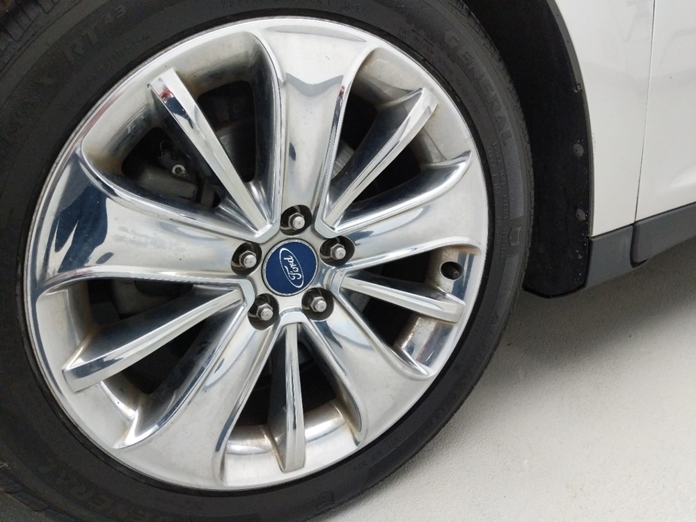 2010 Ford Taurus - Wheel