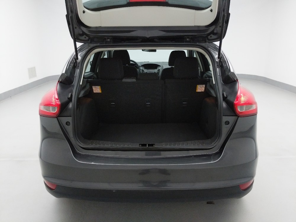 2017 Ford Focus - Trunk