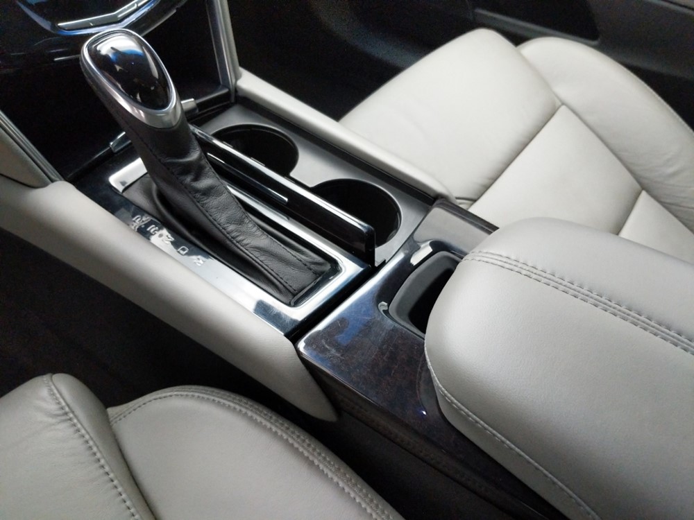 2017 Cadillac XTS - Center Console/Cup Holders