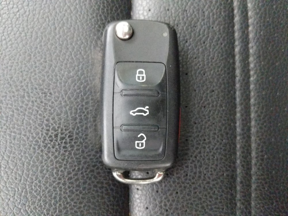2016 Volkswagen Jetta - Keys