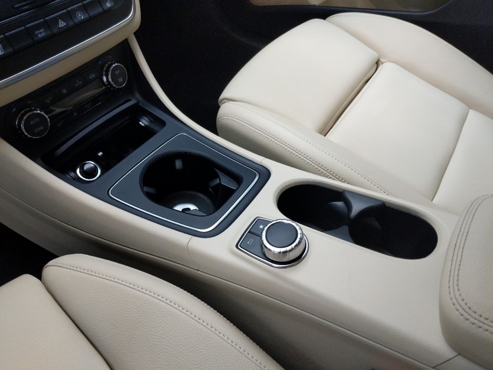 2016 Mercedes-Benz CLA250 - Center Console/Cup Holders