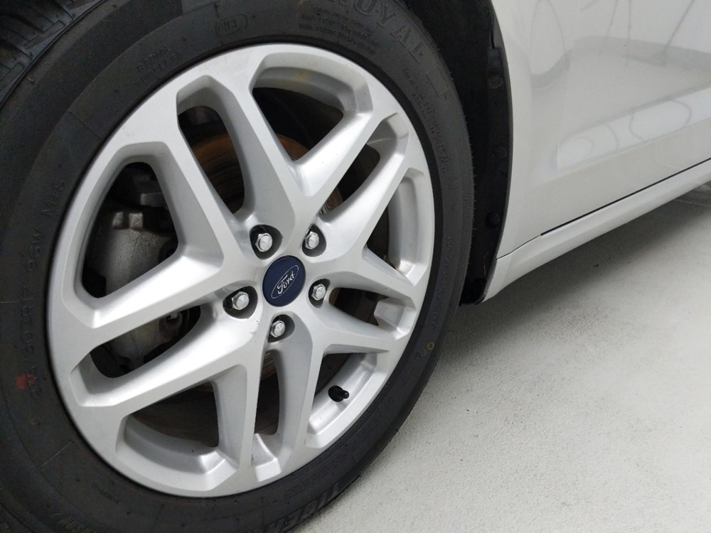 2016 Ford Fusion - Wheel