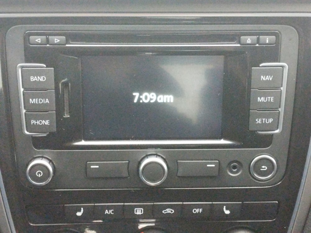 2015 Volkswagen Passat - Stereo Package
