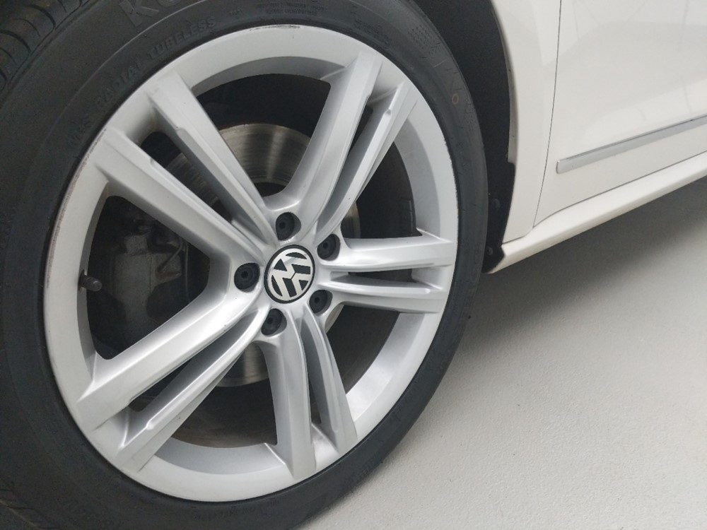 2015 Volkswagen Passat - Wheel