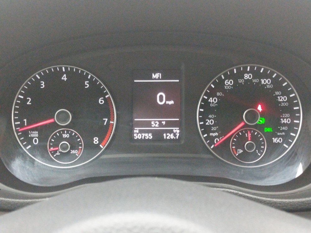 2015 Volkswagen Passat - Odometer Close Up