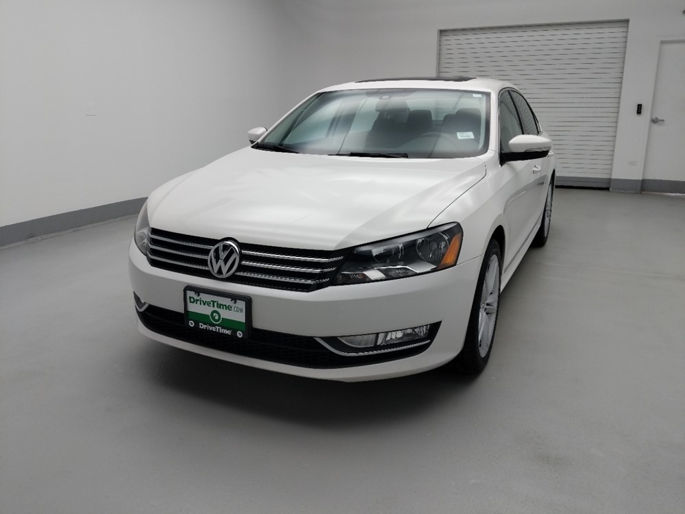 2015 Volkswagen Passat - Driver Front Hood