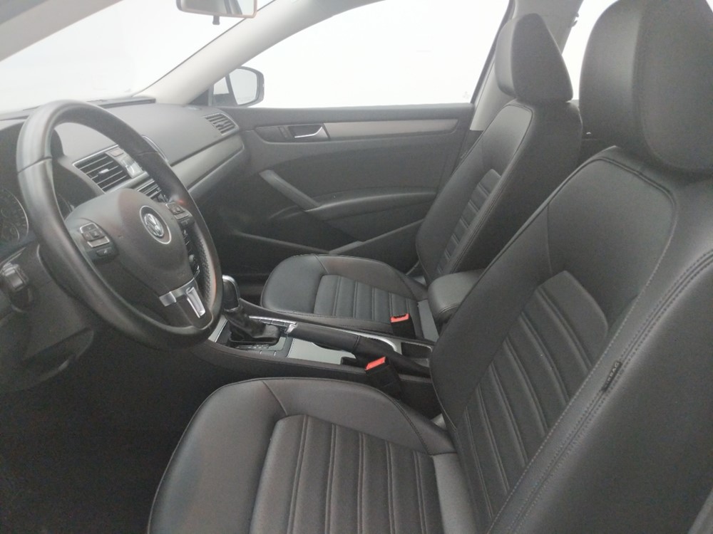 2015 Volkswagen Passat - Driver Front Seat