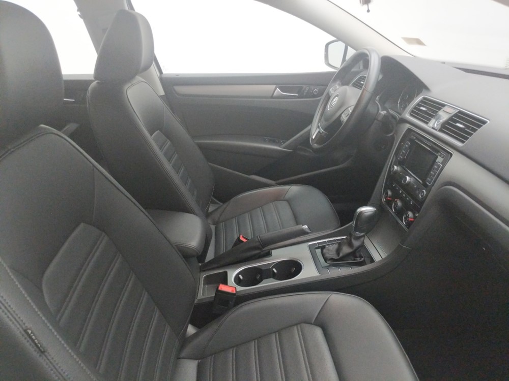 2015 Volkswagen Passat - Passenger Front Seat