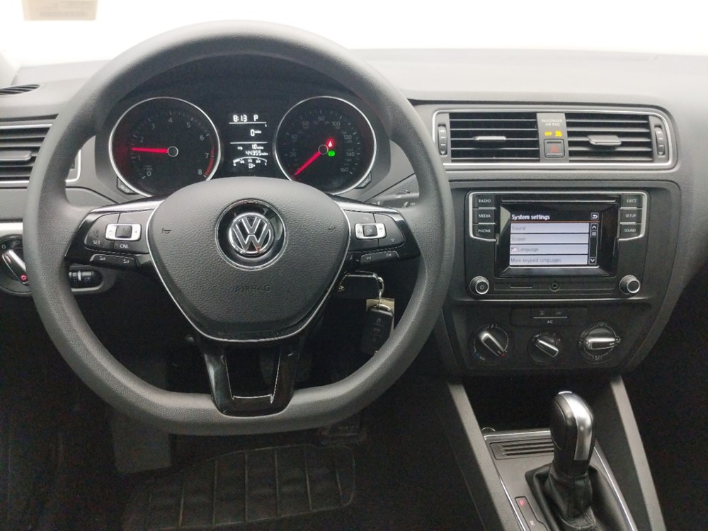 2017 Volkswagen Jetta - Driver Dash