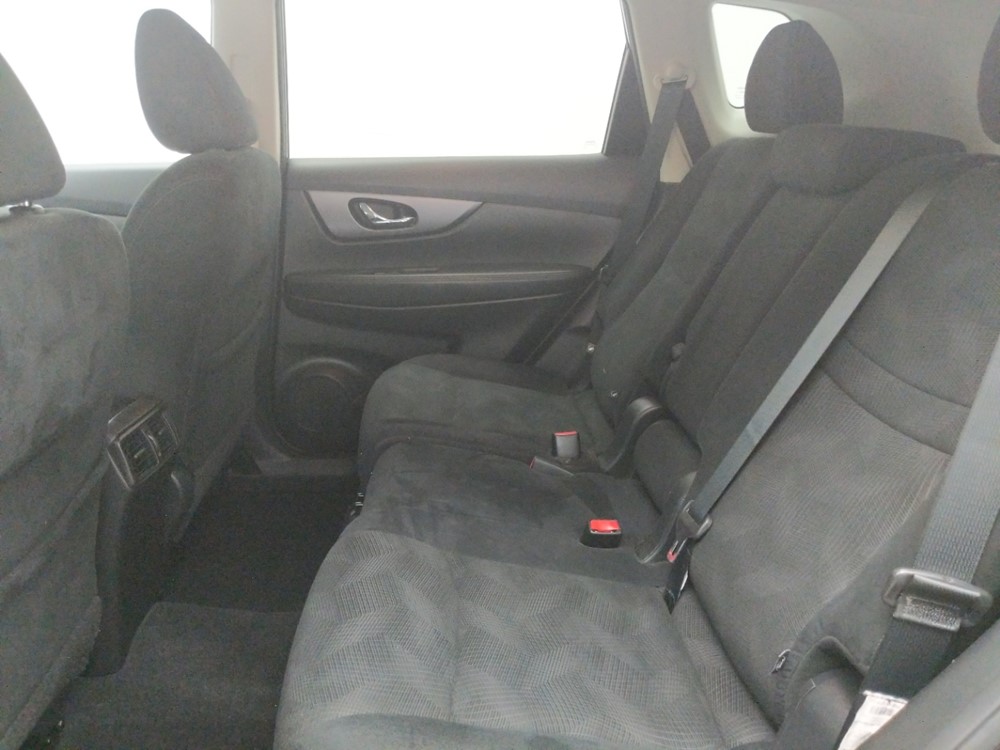 2016 Nissan Rogue - Driver Rear Seat