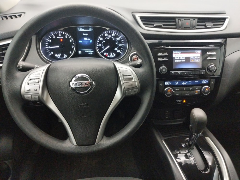 2016 Nissan Rogue - Driver Dash