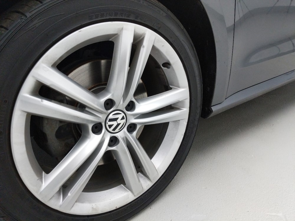 2014 Volkswagen Passat - Wheel