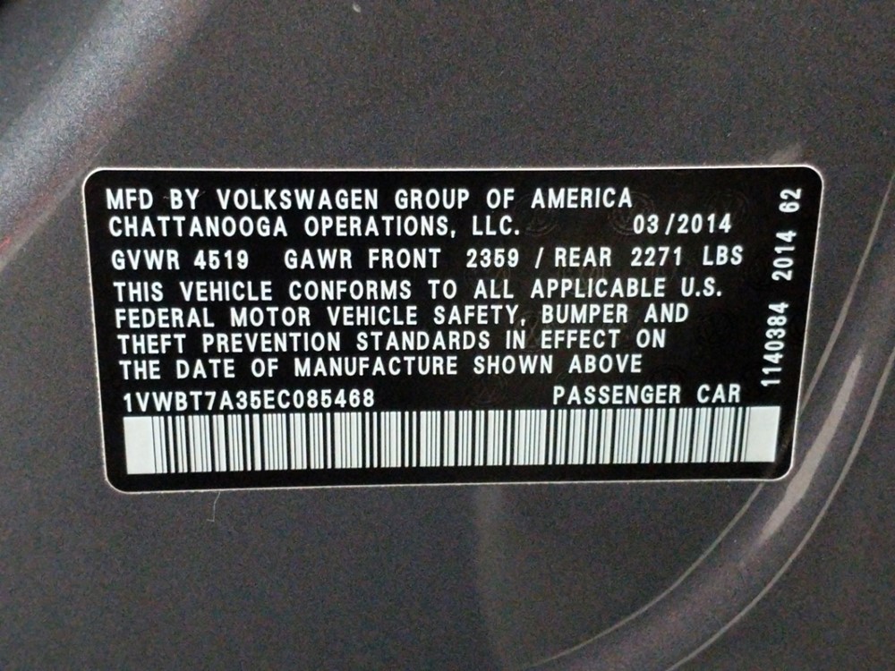 2014 Volkswagen Passat - VIN Plate