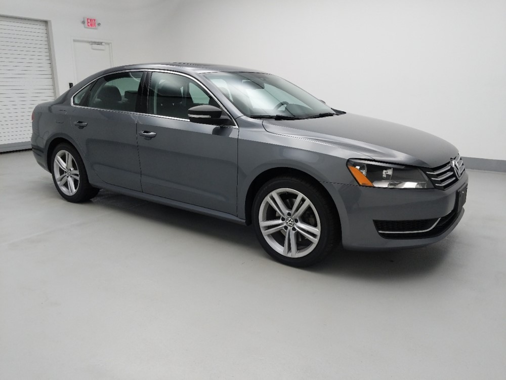 2014 Volkswagen Passat - Passenger Front Side