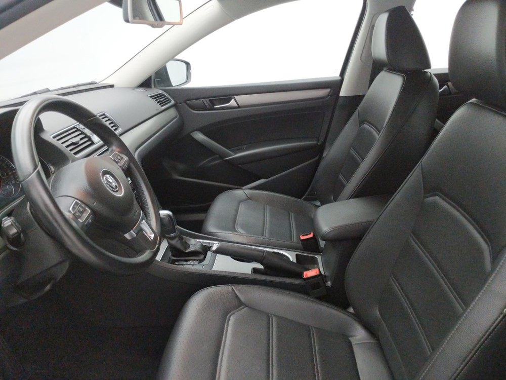 2014 Volkswagen Passat - Driver Front Seat