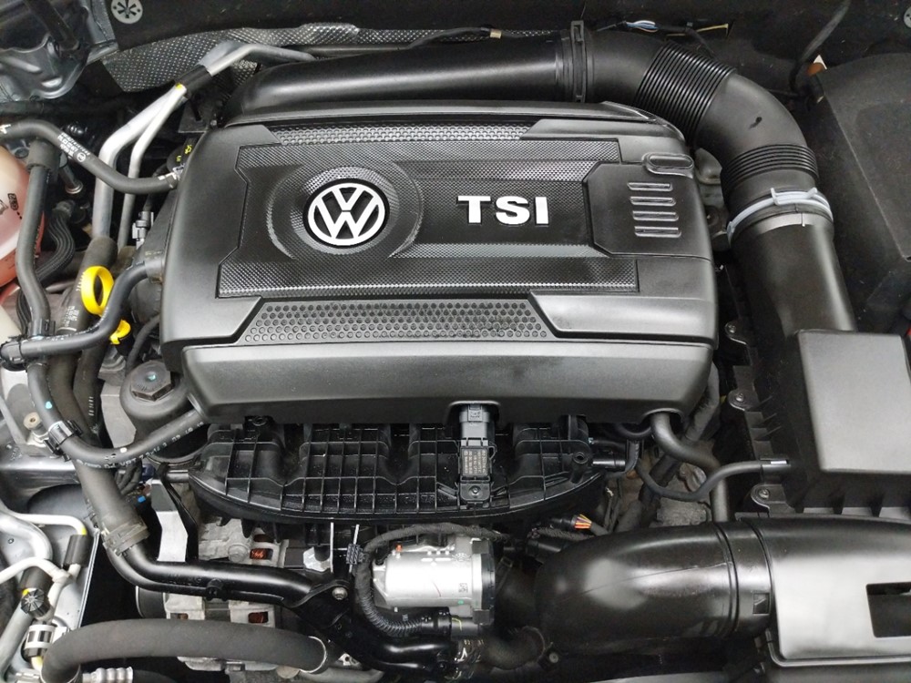 2014 Volkswagen Passat - Engine