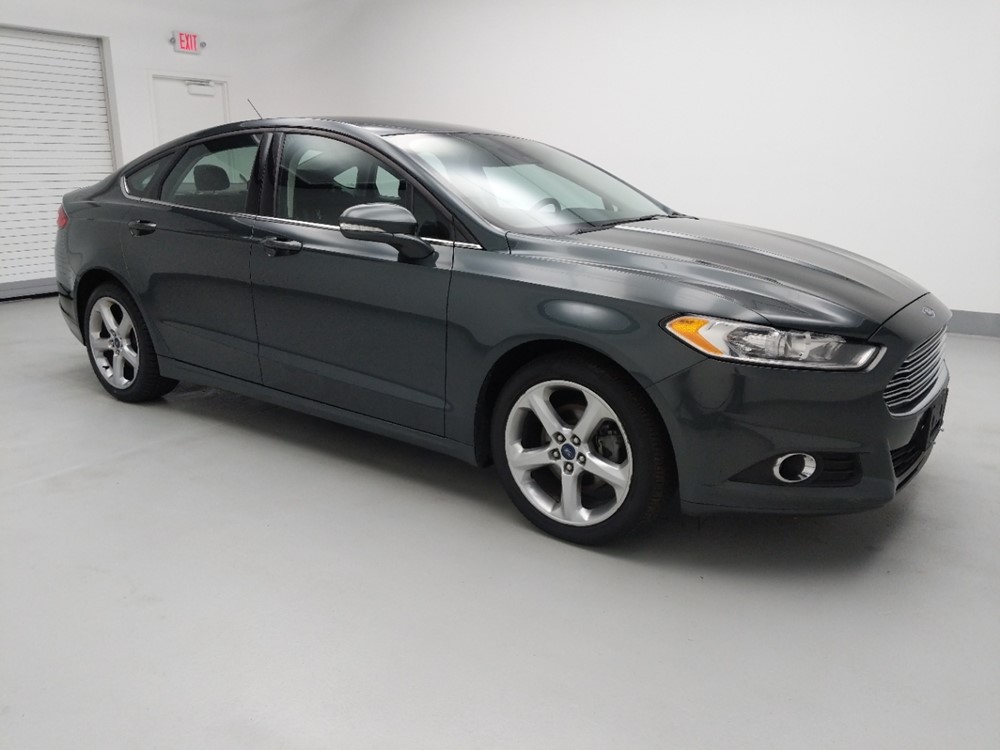 2016 Ford Fusion - Passenger Front Side
